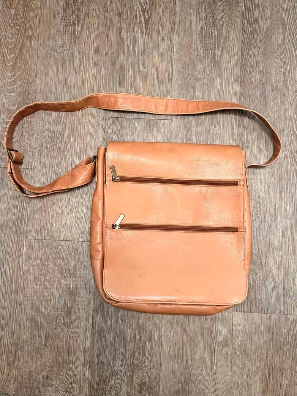 Vintage David King Boston Cognac Tan Leather Messenger Bag Crossbody Unisex